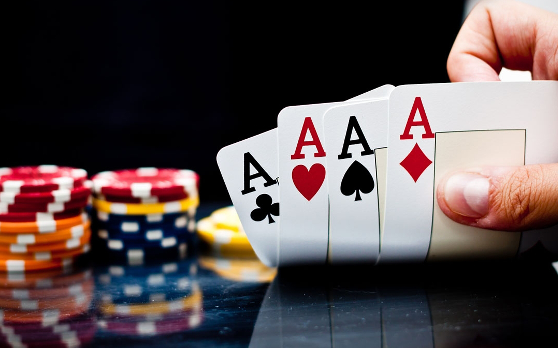 Smart Features Of Online Poker That Made It So Advanced!