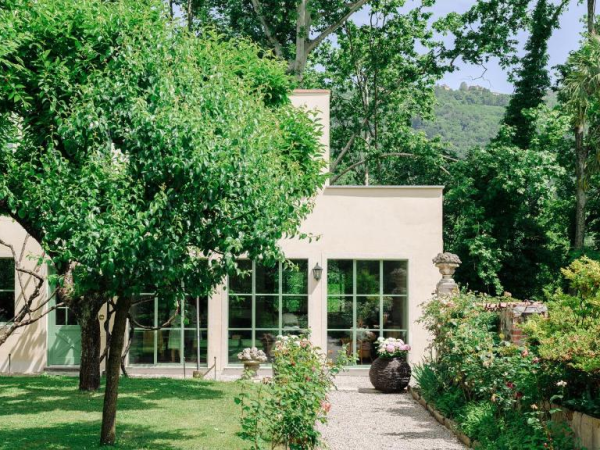 Polycarbonate Greenhouses for Sale: Strong and Insulated Choices for All Seasons